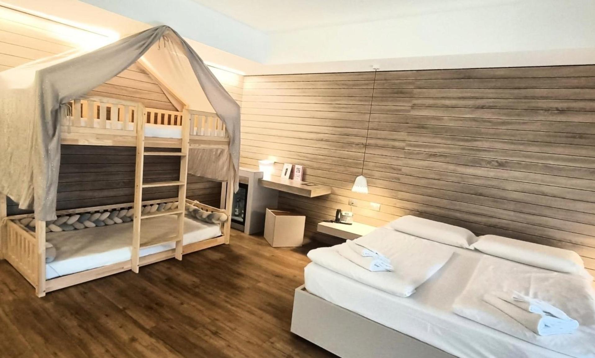 Hotel B612 Levico Terme Esterno foto